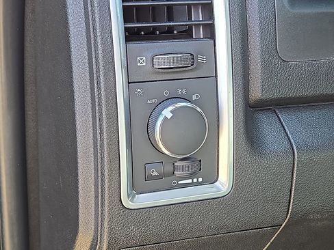 Used 2024 RAM 1500 Classic SLT image 22