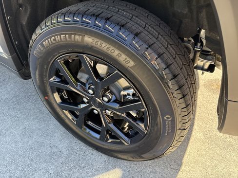 New 2025 Jeep Grand Cherokee Altitude image 20