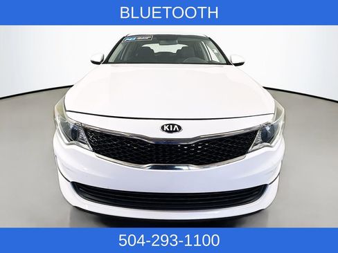 Used 2018 Kia Optima LX w/ 17" Alloy Wheels Package image 2