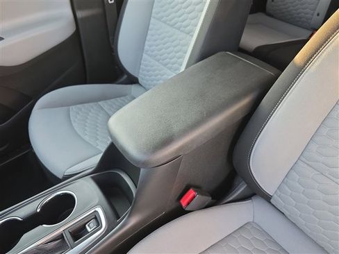 Used 2020 Chevrolet Equinox LS w/ LS Convenience Package image 20