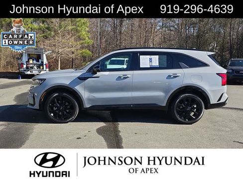 Used 2023 Kia Sorento SX image 19