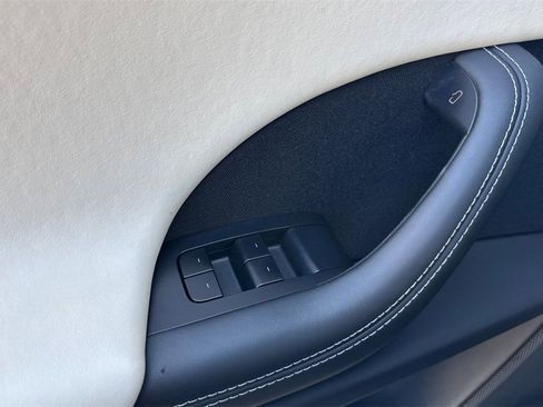 Used 2023 Tesla Model X Plaid image 10