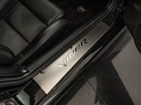 Used 2006 Dodge Viper SRT-10 image 40