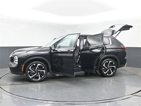 Used 2024 Mitsubishi Outlander SE image 52