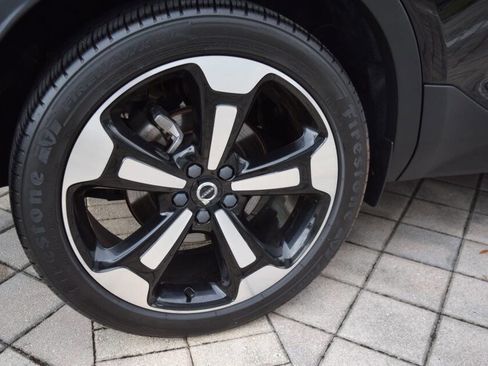 Used 2020 Volvo XC40 T5 Momentum w/ Protection Package Premier image 87