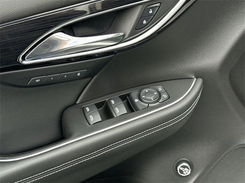 Used 2023 Buick Envision Essence image 22