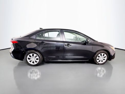 Used 2022 Toyota Corolla LE image 11