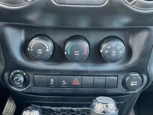 Used 2017 Jeep Wrangler Unlimited Sport w/ Quick Order Package 24S AWD/4WD image 25