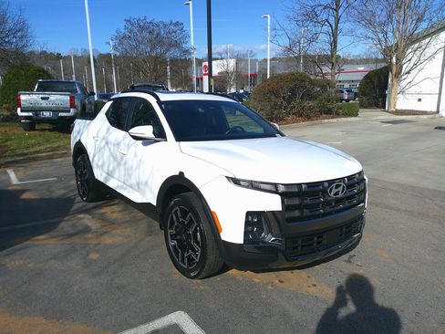 Used 2025 Hyundai Santa Cruz Limited image 2