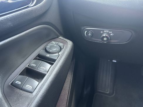 Used 2021 Chevrolet Equinox LT FWD image 14