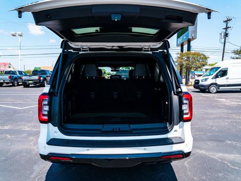 Used 2024 Ford Expedition Max Limited RWD image 8