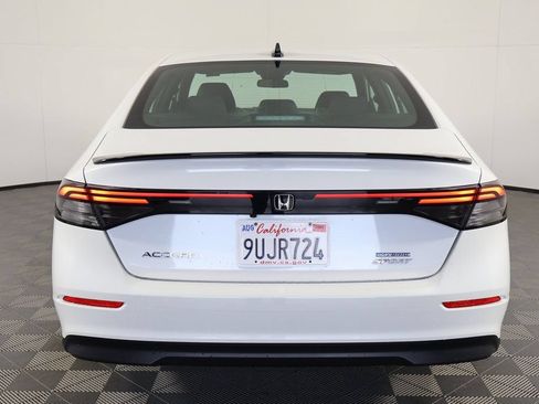 Used 2025 Honda Accord Sport image 4