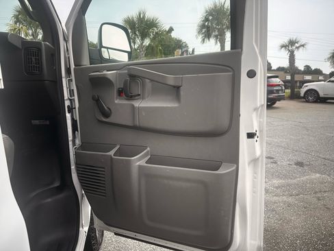 Used 2019 Chevrolet Express 2500 RWD image 39