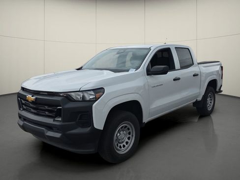 Used 2024 Chevrolet Colorado W/T w/ WT Convenience Package image 4