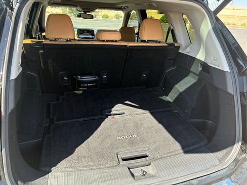 Certified 2023 Nissan Rogue Platinum FWD image 17