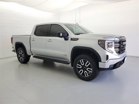 Used 2022 GMC Sierra 1500 AT4 w/ AT4 Premium Package image 4
