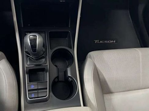 Used 2018 Hyundai Tucson SE image 9