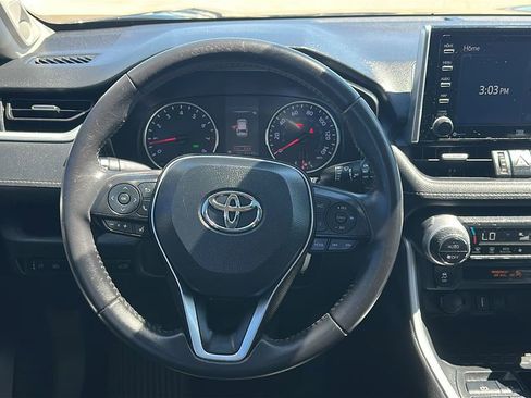 Used 2020 Toyota RAV4 XLE Premium FWD image 23