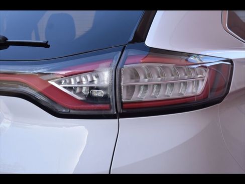 Used 2016 Ford Edge SEL image 50
