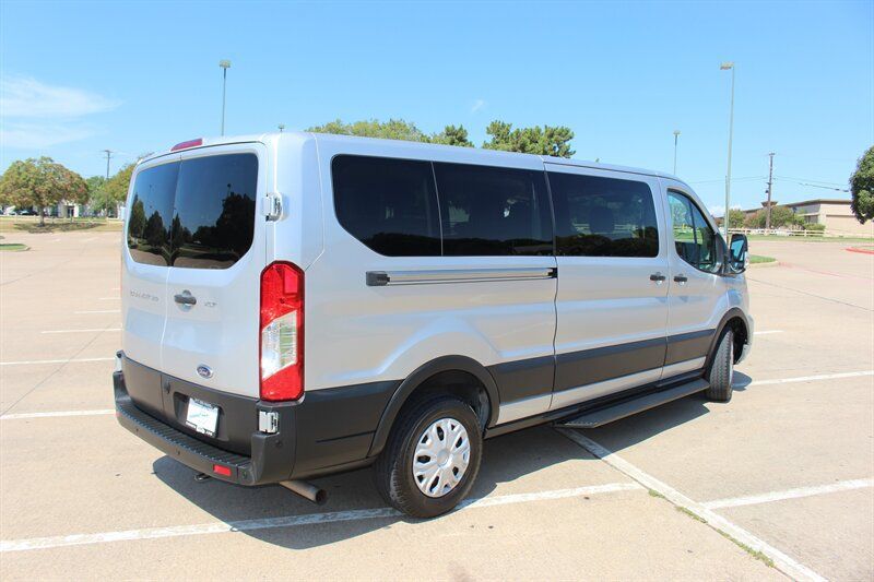 Used 2022 Ford Transit 350 XLT RWD image 4