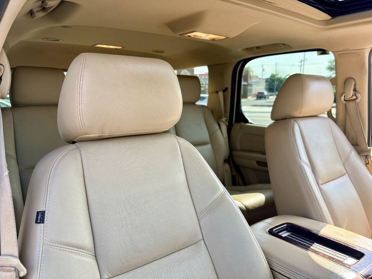 Used 2014 Cadillac Escalade Luxury AWD/4WD image 34