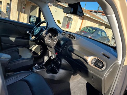 Used 2017 Jeep Renegade Trailhawk image 37