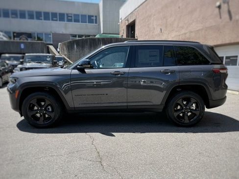 New 2026 Jeep Grand Cherokee Limited w/ Limited Altitude Package AWD/4WD image 14