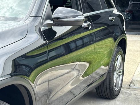 Used 2022 Mercedes-Benz GLC 300 w/ Multimedia Package Lite image 4