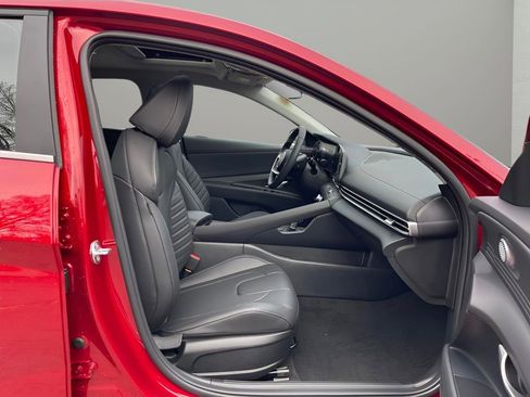 New 2025 Hyundai Elantra Limited image 14