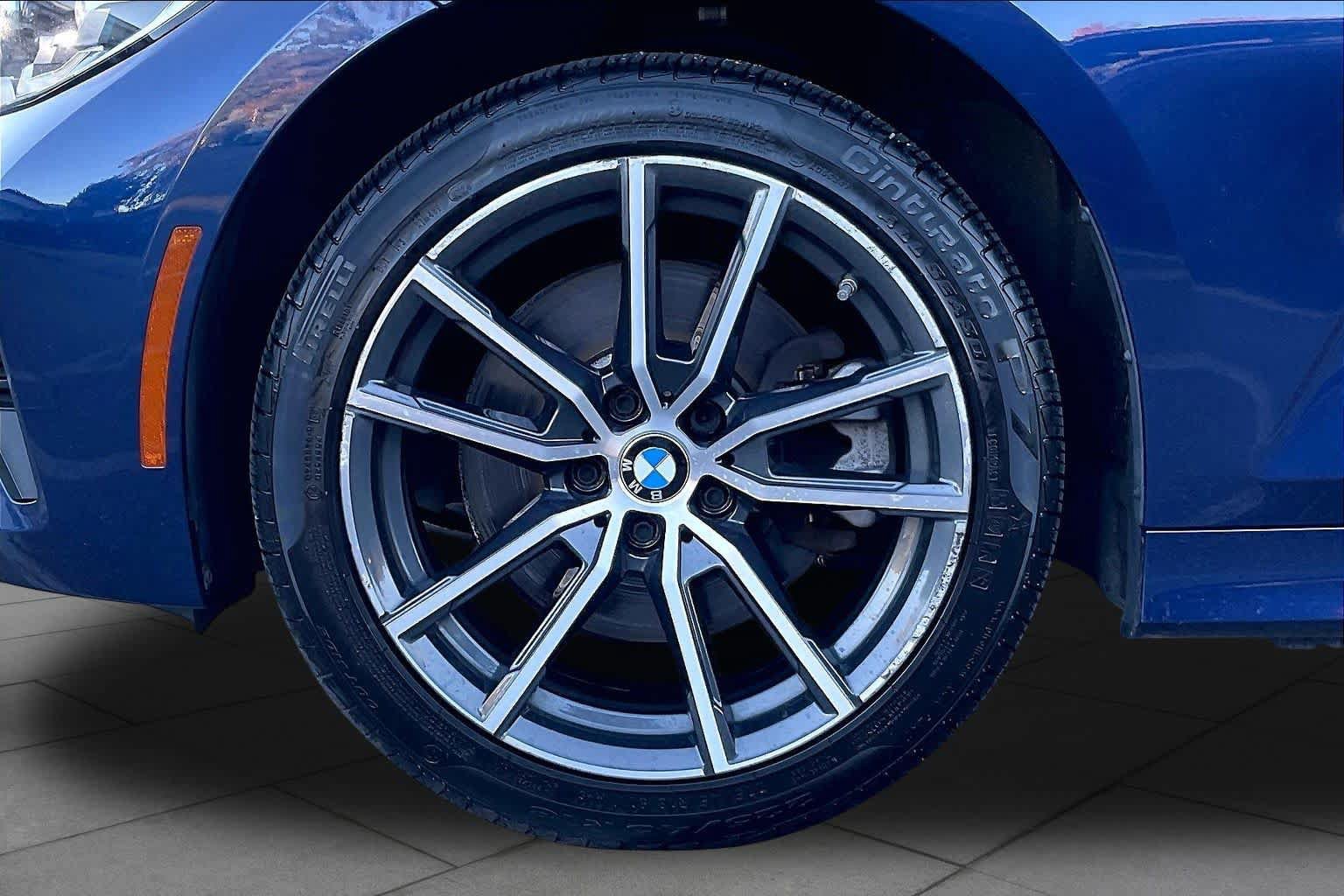 Used 2019 BMW 330i xDrive Sedan w/ Convenience Package AWD/4WD image 10