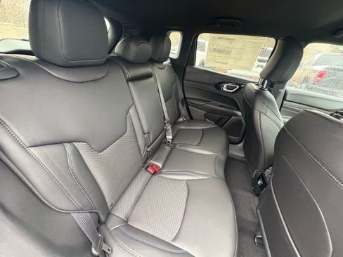 New 2026 Jeep Compass Latitude image 16