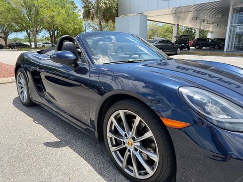 Used 2018 Porsche 718 Boxster RWD image 17