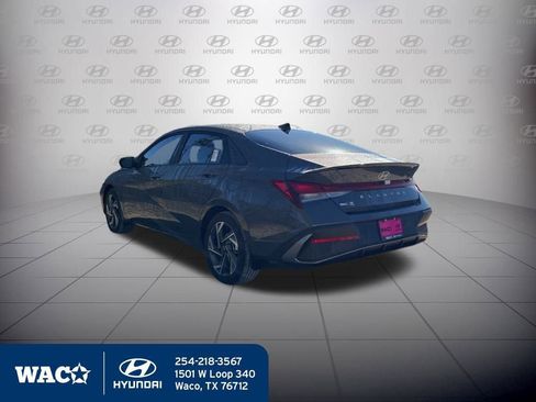 Used 2025 Hyundai Elantra Sport image 5