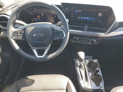 Certified 2025 Chevrolet Trax ACTIV w/ Driver Confidence Package FWD image 11