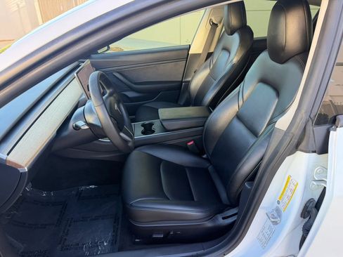 Used 2020 Tesla Model 3 Standard Range Plus RWD image 9