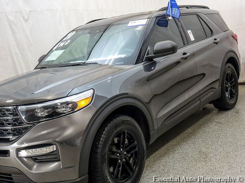 Certified 2020 Ford Explorer XLT w/ Equipment Group 202A AWD/4WD image 5