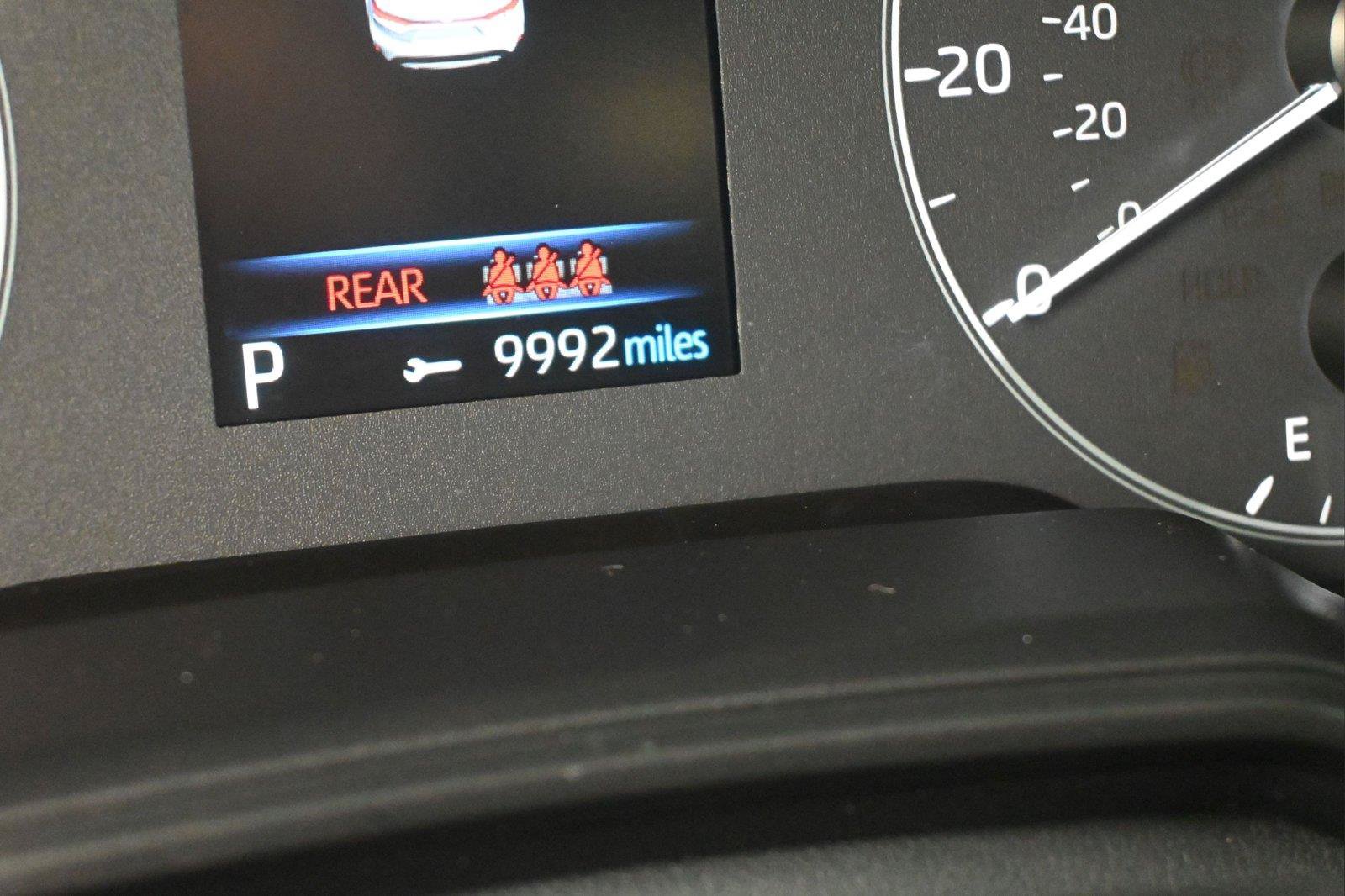 Used 2024 Toyota Corolla SE FWD image 6