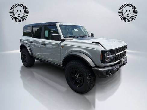 New 2026 Ford Bronco Badlands w/ Wildtrak Package AWD/4WD image 3