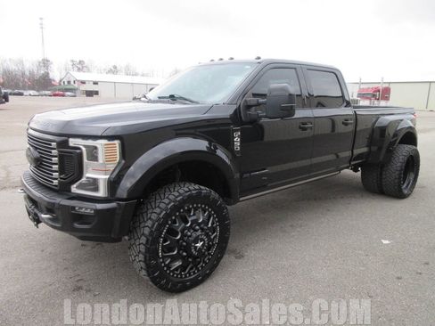 Used 2021 Ford F450 Platinum w/ FX4 Off-Road Package image 2
