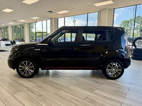 Used 2011 Kia Soul + image 5