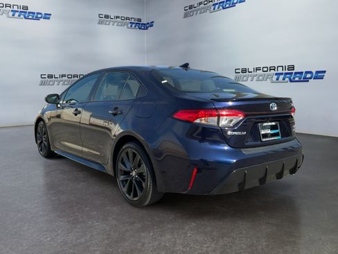 Used 2024 Toyota Corolla SE w/ SE Package FWD image 7