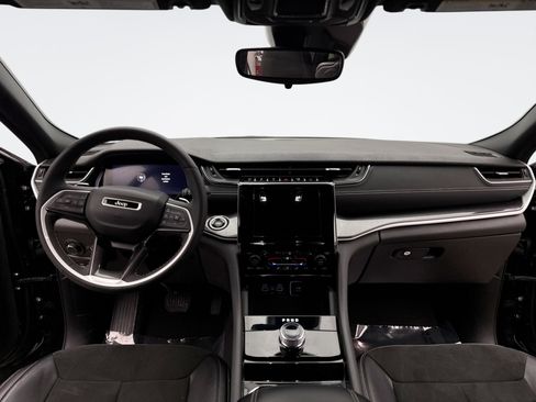 Used 2023 Jeep Grand Cherokee L Laredo image 14