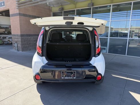 Used 2016 Kia Soul + image 30