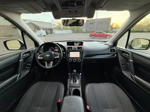 Used 2017 Subaru Forester 2.5i Touring AWD/4WD image 18