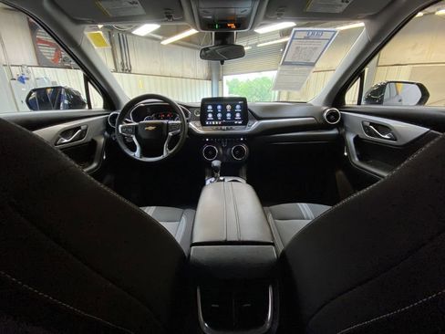 Used 2025 Chevrolet Blazer LT FWD image 18