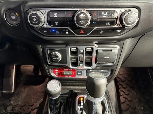 Used 2023 Jeep Wrangler Unlimited Rubicon 4xe AWD/4WD image 30