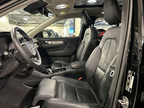 Certified 2023 Volvo XC40 B5 Plus w/ Protection Package Premier AWD/4WD image 10
