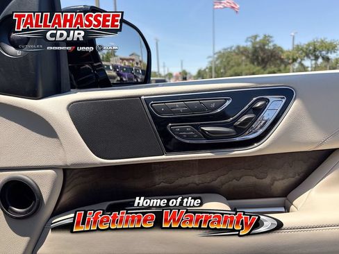 Used 2019 Lincoln Navigator Reserve AWD/4WD image 32