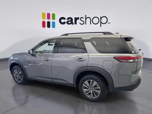 Used 2025 Nissan Pathfinder SV AWD/4WD image 3
