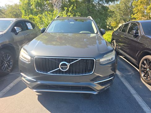Used 2017 Volvo XC90 T6 Momentum w/ Vision Package AWD/4WD image 3